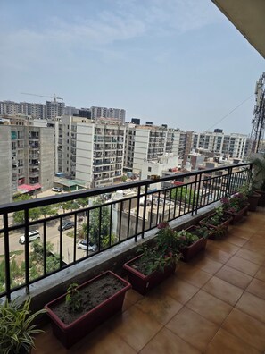 Property grounds - Luxury 3BHK Stay | VIP Road Zirakpur | Near Chandigarh Airport (Zirakpur)