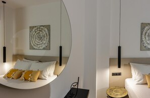Tabla de planchar con plancha, wifi y ropa de cama 
