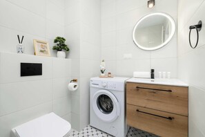 Bruser, hårtørrer, håndklæder, Shampoo
