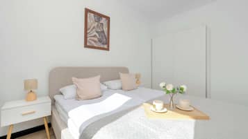 Desk, iron/ironing board, travel cot, WiFi