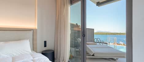 3 bedrooms, bed sheets