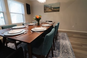 Dining - Casa de la Cova, the Comforts of Home (Austin)