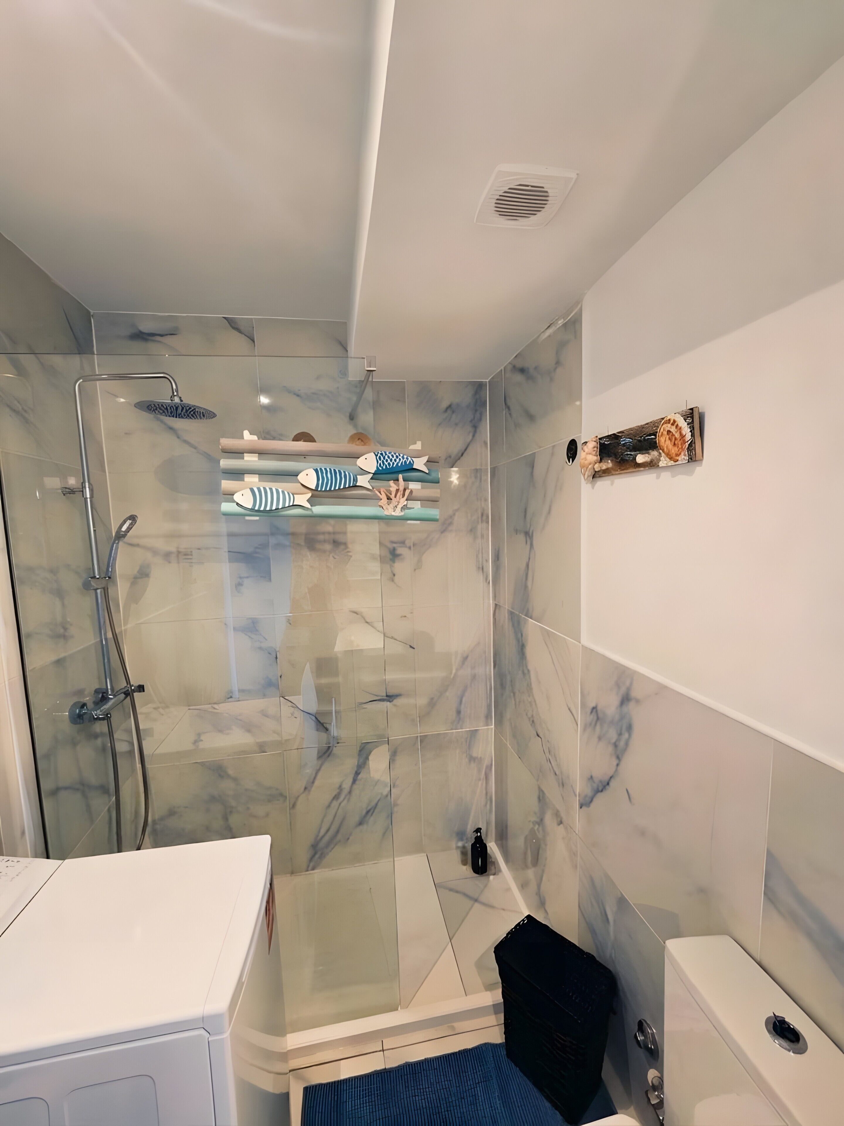 Een douche, handdoeken