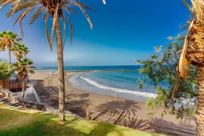 Una spiaggia nelle vicinanze
