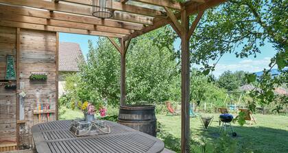 Gîte Les Tulipes in Isère: Peaceful Retreat with Mountain Views
