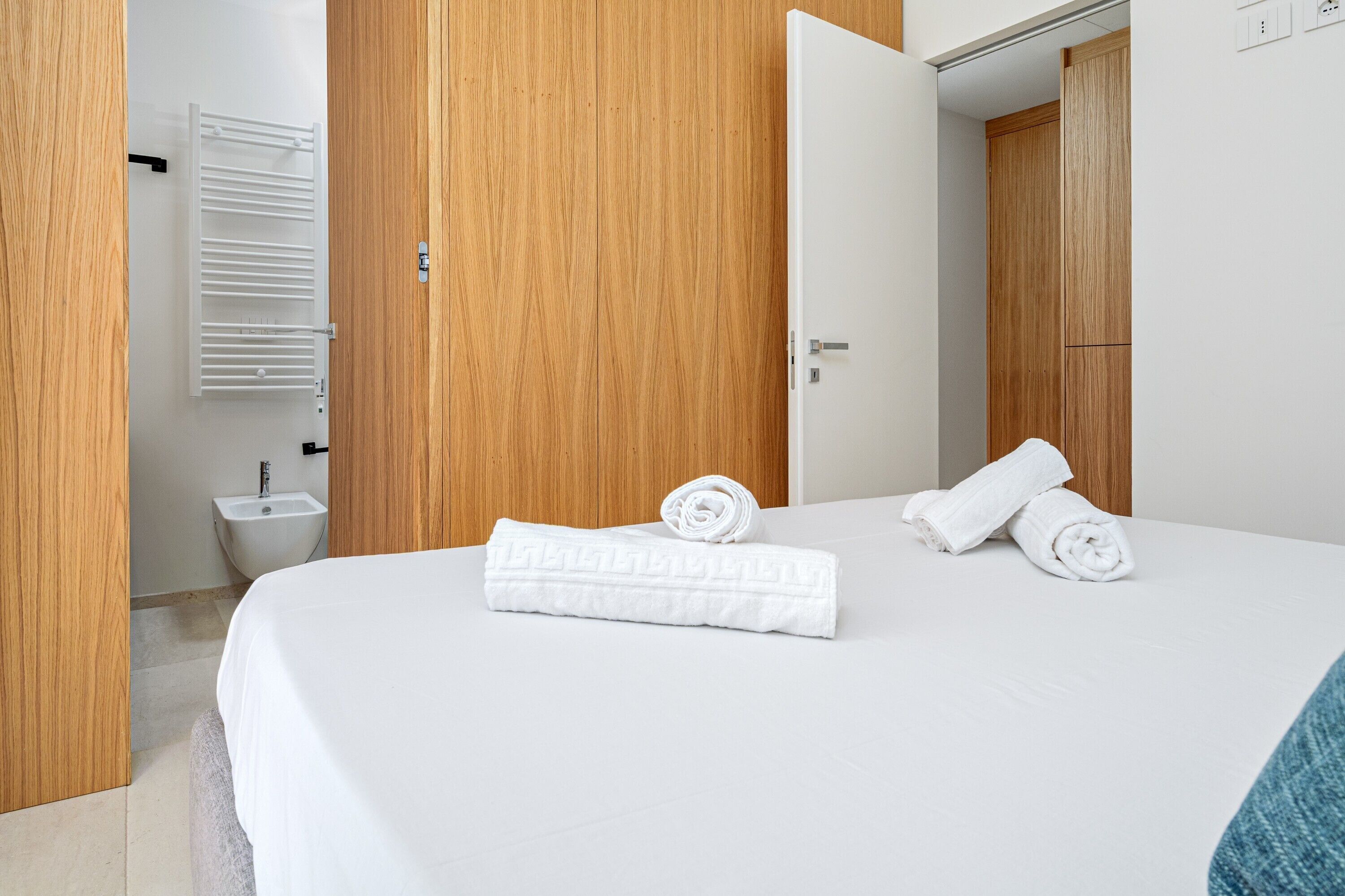Bügeleisen/Bügelbrett, WLAN, Bettwäsche