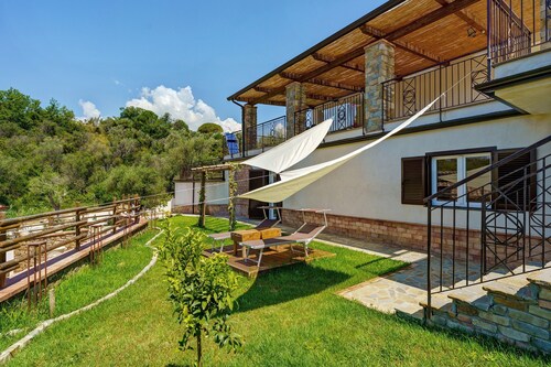Calipso Apartment with Private Garden and Air Conditioning