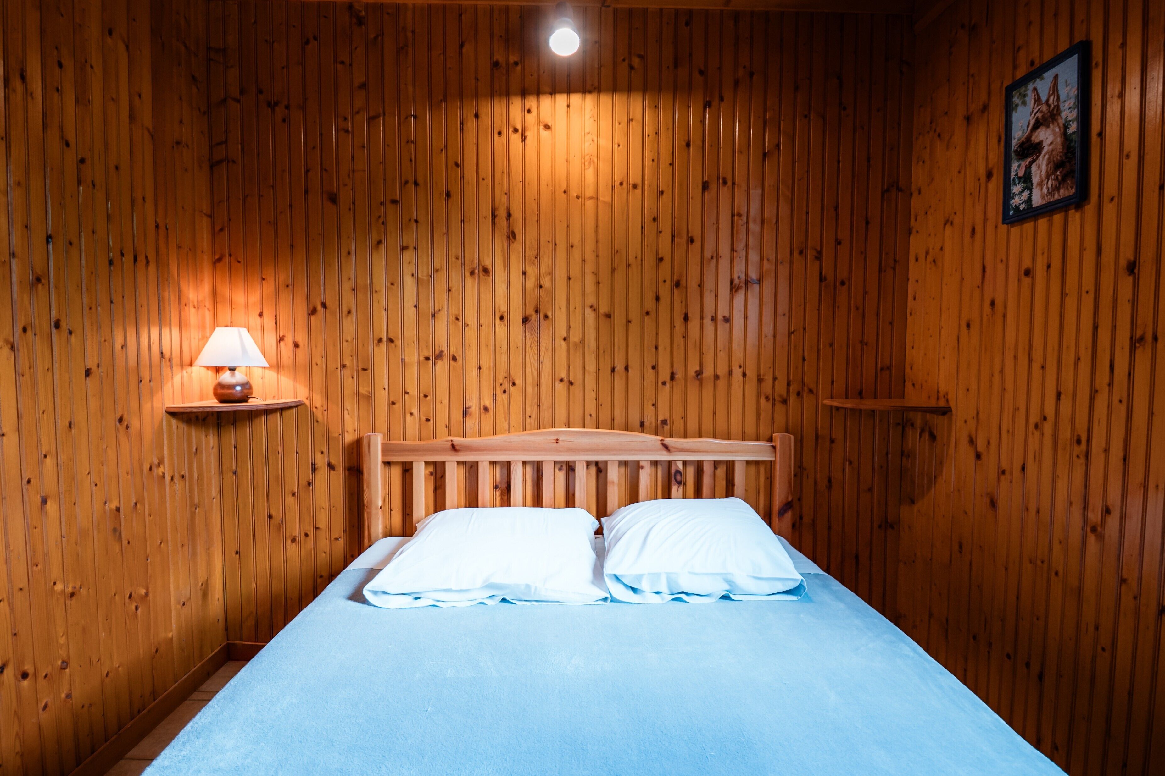 WiFi, bed sheets