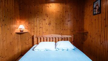 WiFi, bed sheets