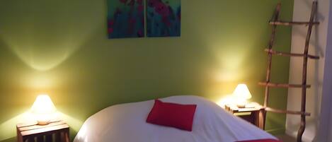 WiFi, bed sheets