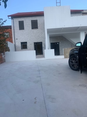 Property grounds - House Near Mira de Aire Caves – Spacious and Family-Friendly (Mira de Aire)