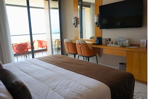 Suite, Sea View
