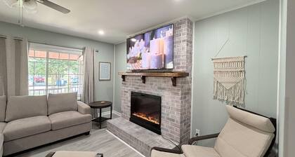 Fredericksburg Spotsy Home 4 Beds 2 Bathrooms 1 Level House Fenced Yard