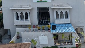 Exterior detail - The Dabs Tiger Tails Hotel (Kumbhalgarh)