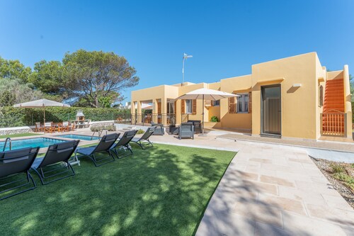 Villa « Faro 66 » avec piscine privée, Wi-Fi et climatisation