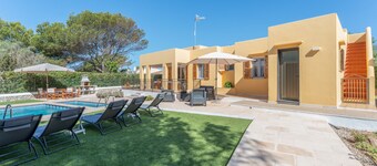Villa 'Faro 66' with Private Pool, Wi-Fi and Air Conditioning