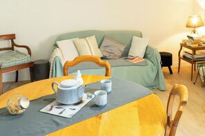 Living area - Chiara: a peaceful, serene retreat with views of the Rance River and the garden, just a stone's throw from Dinard and Saint-Malo (Le Minihic-sur-Rance)
