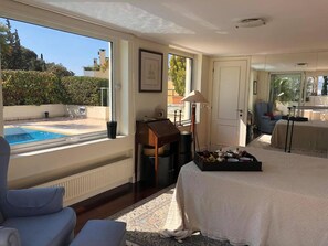 Iron/ironing board, WiFi, bed sheets - Luxury Penthouse with Private Pool, Terrace, and Stunning Views (Athens)