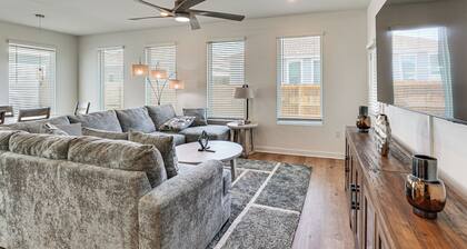 Private Yard & Patio! Modern Home in Panama City