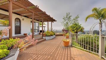 Rumah (4 Bedrooms) | Bagian depan properti