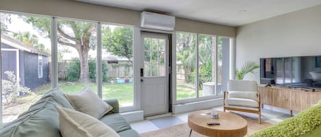 บ้านพัก (2 Bedrooms) | ด้านหน้าที่พัก