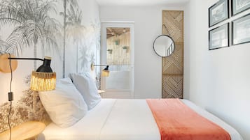 Iron/ironing board, WiFi, bed sheets