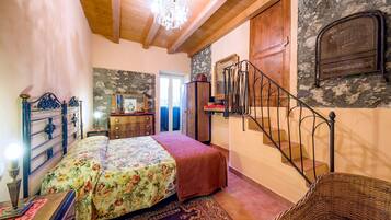 5 Schlafzimmer, Bügeleisen/Bügelbrett, WLAN, Bettwäsche