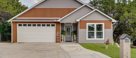 House (3 Bedrooms) | Front of property