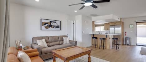 บ้านพัก (2 Bedrooms) | ด้านหน้าที่พัก