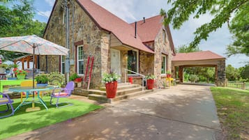 House (2 Bedrooms) | Front of property
