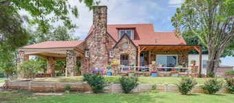 1 Mi to Sheppard Afb! 'treetop Manor' w/ Patio