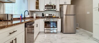 Family-friendly Detroit Duplex: Walk to Parks!