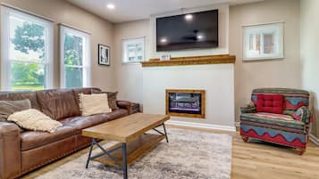 House (3 Bedrooms) | Front of property