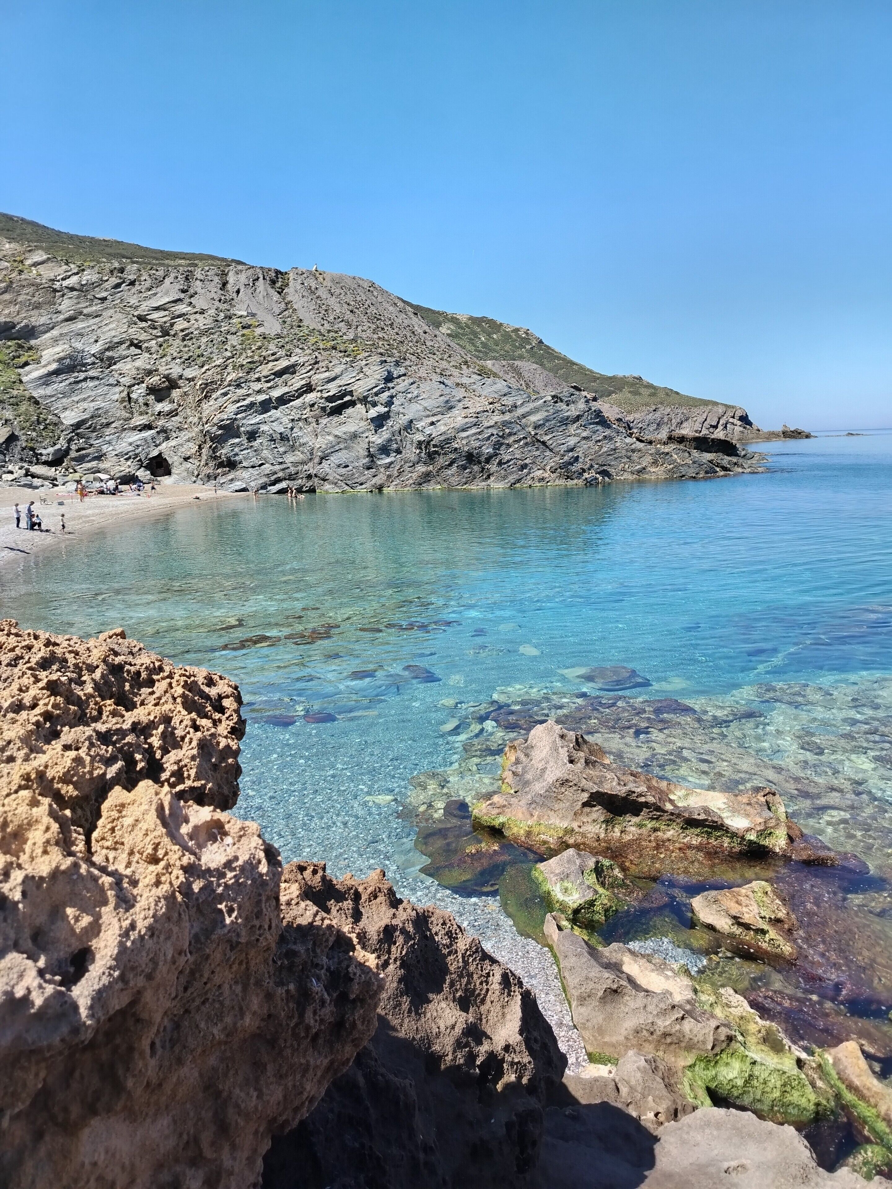 Una spiaggia nelle vicinanze