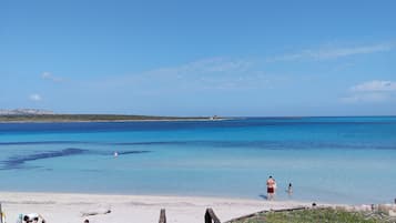Una spiaggia nelle vicinanze