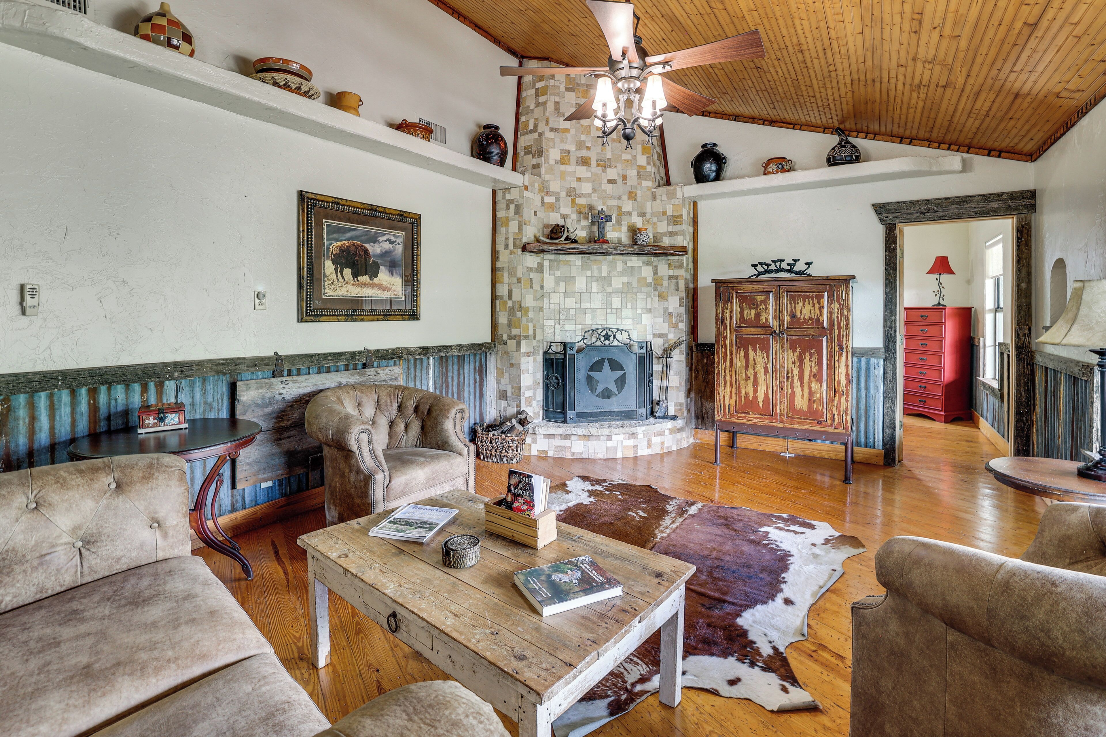 House (2 Bedrooms) | Interior