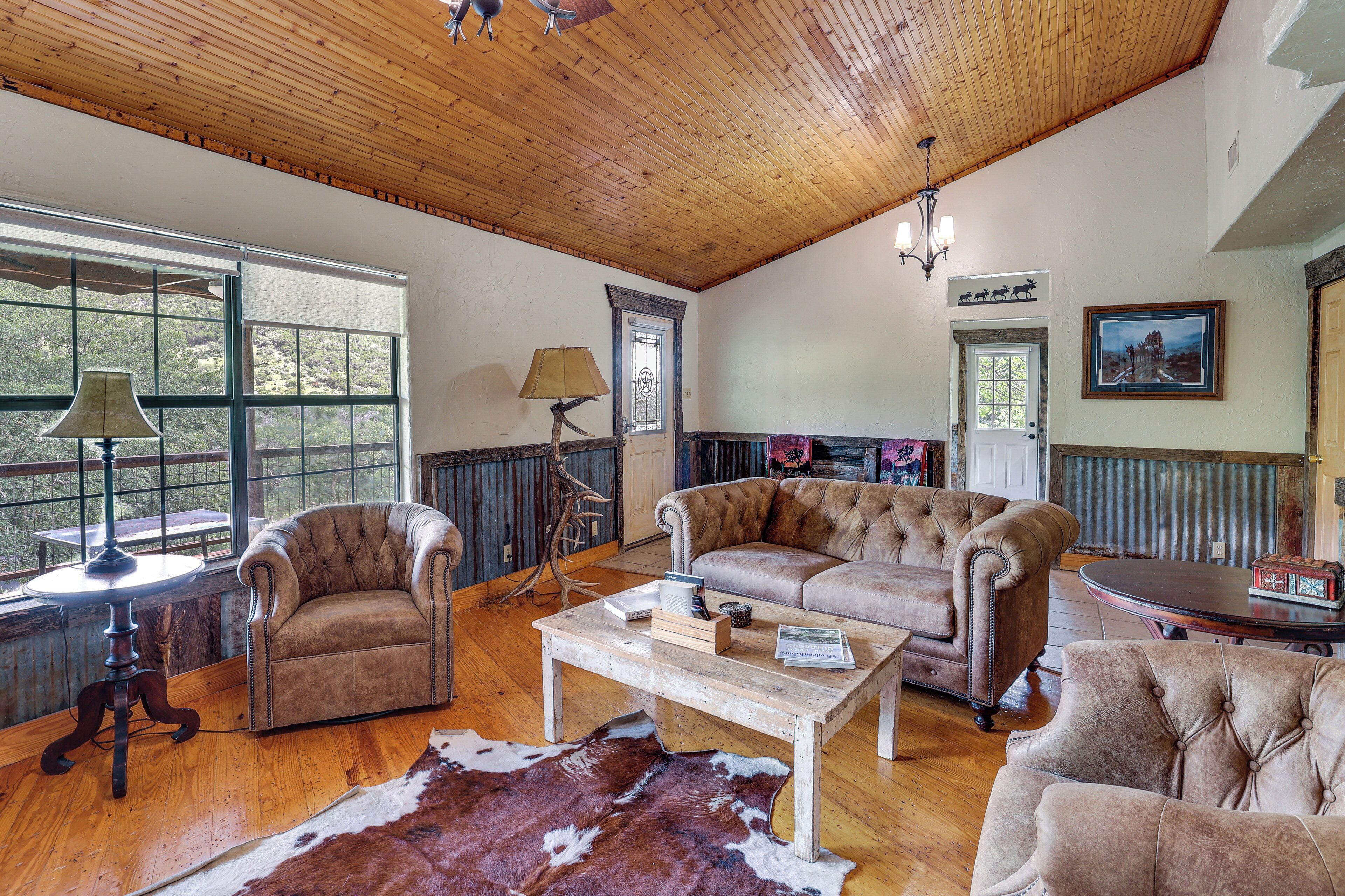 House (2 Bedrooms) | Interior