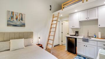 Apartment (0 Bedroom) | Front of property
