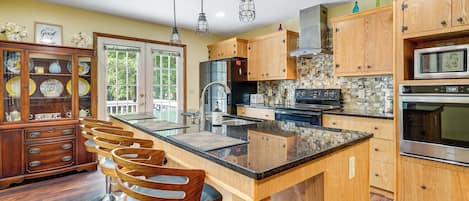 House (3 Bedrooms) | Interior