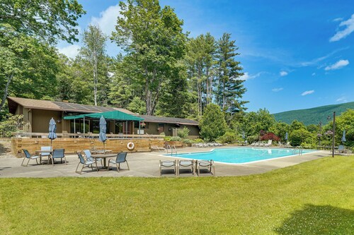 Pool Access, Mtn View: Mid-term Stay in Manchester