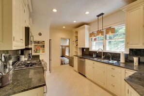 Nhà (3 Bedrooms) | Nội thất