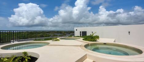Apartment (2 Bedrooms) | Front of property