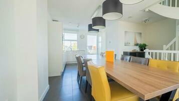 House | Tempat makan