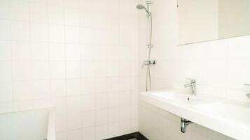 House | Bilik Mandi