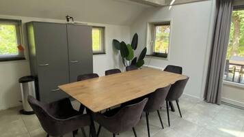 Villa | Dining