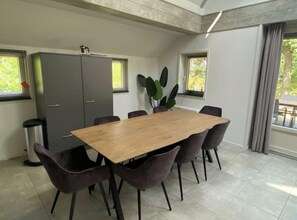 Villa | Dining