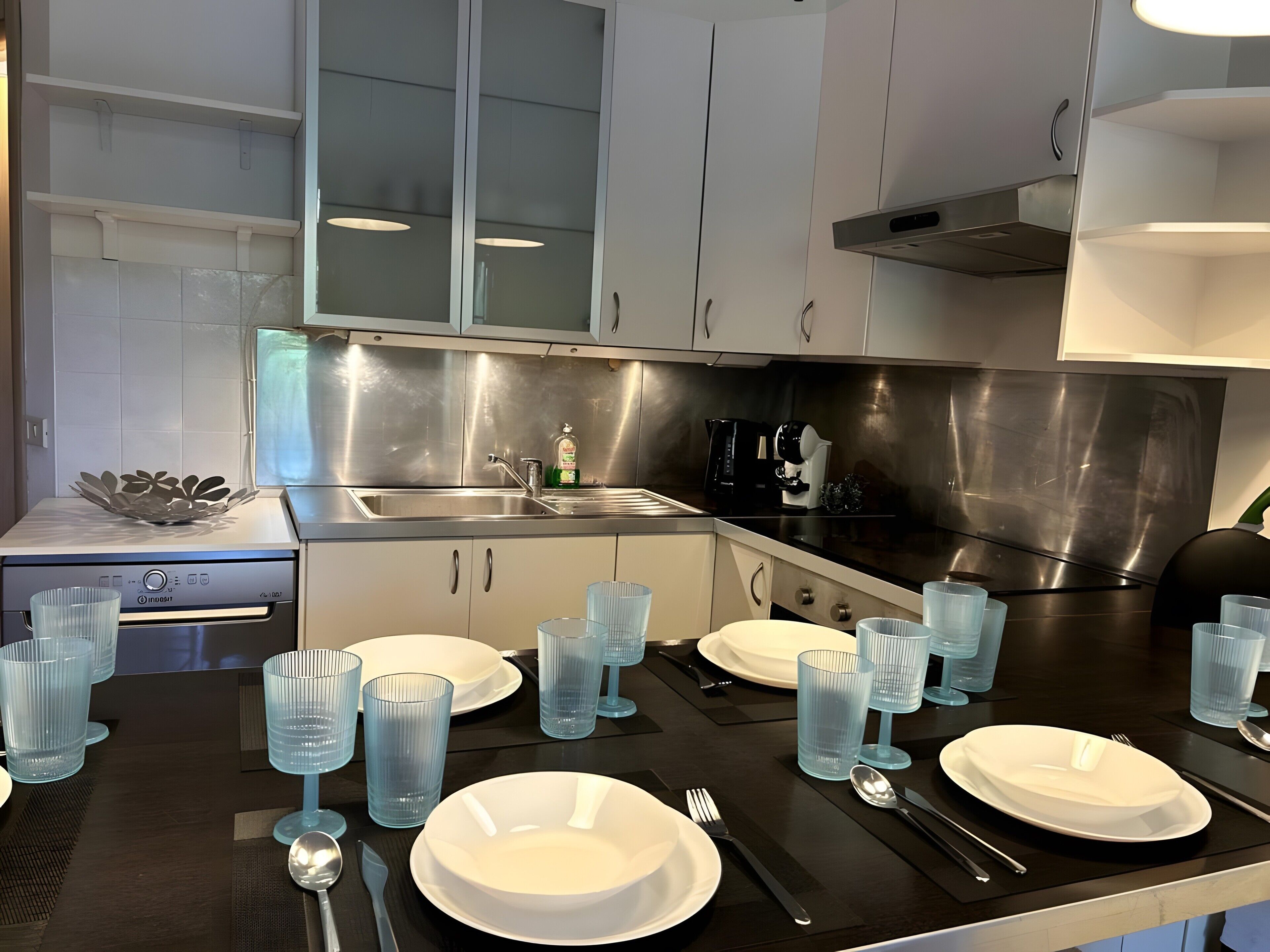 Refrigerador, horno, parrilla de estufa y lavavajillas 