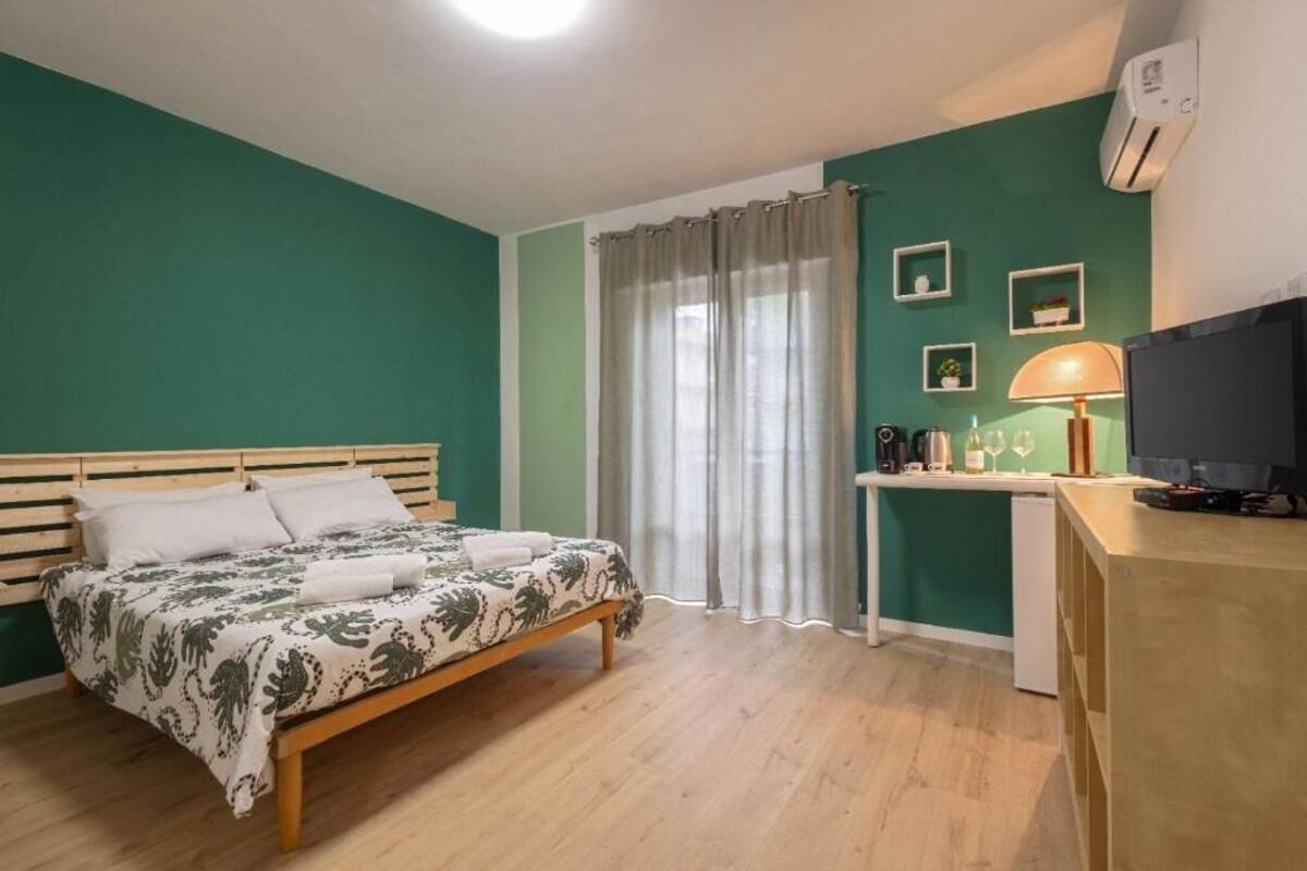 Classic Triple Room, Balcony, City View | Blackout curtains, soundproofing, iron/ironing board (on request)