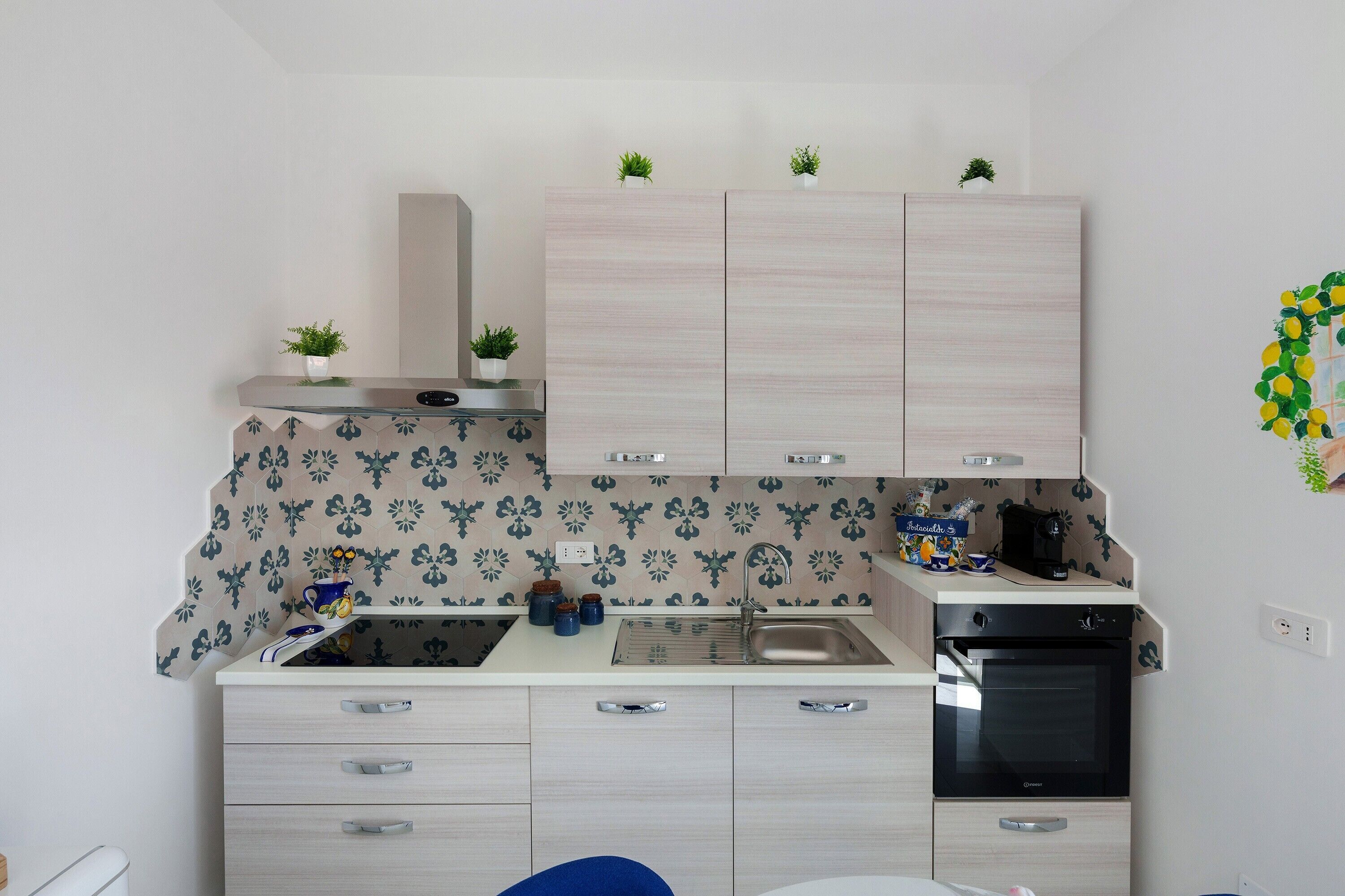Frigorifero, forno, piano cottura, lavastoviglie