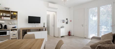 TV